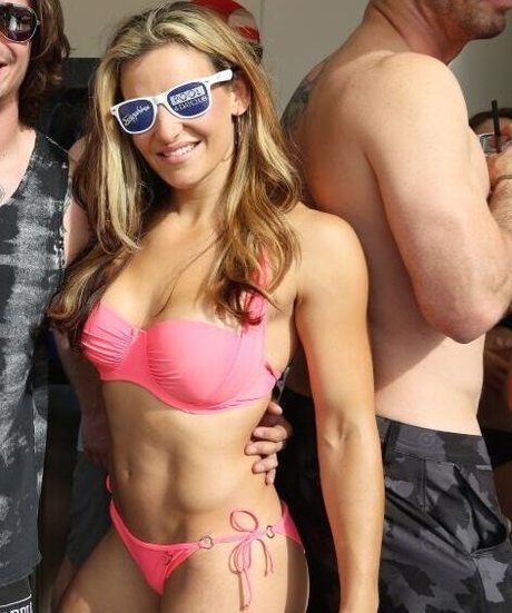 Meisha Tate sexy model img