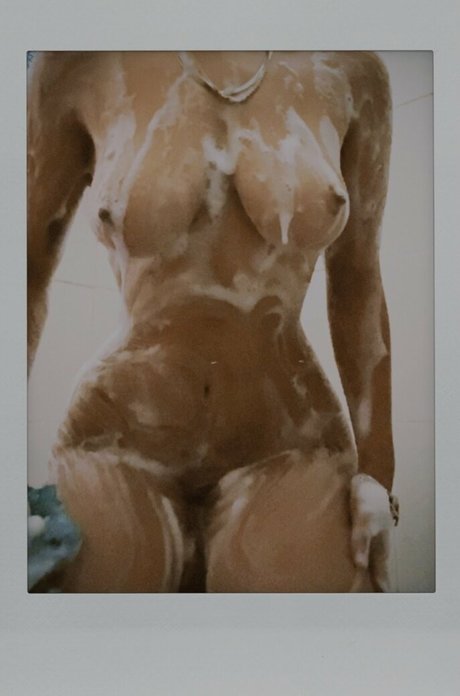 NeruIsabel star nude photo