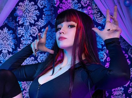 Shini Waifu pornstar adult img