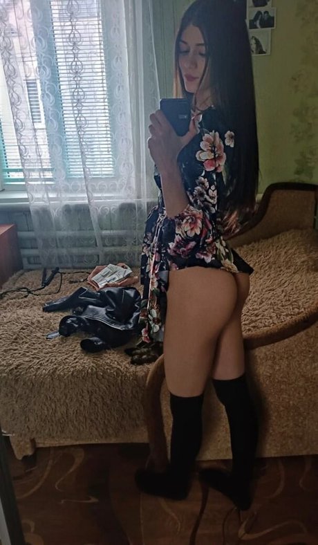 Sexy queen 69 erotic actress pictures