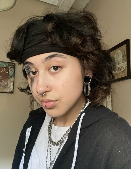 Suedmza model best pictures