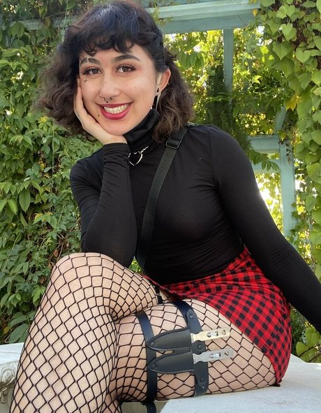 Suedmza hot pornstar gallery