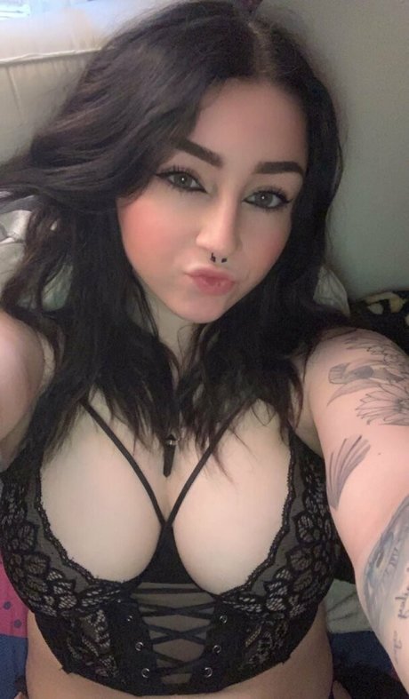 Emma Petch sexy model img