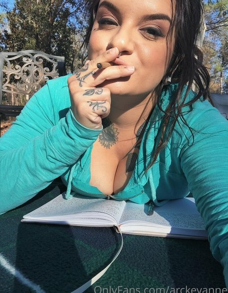 arckeyanne pornstar beautiful image