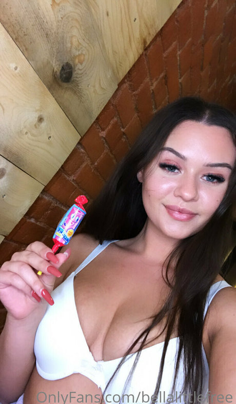 bellalittlefree22 adult model pic