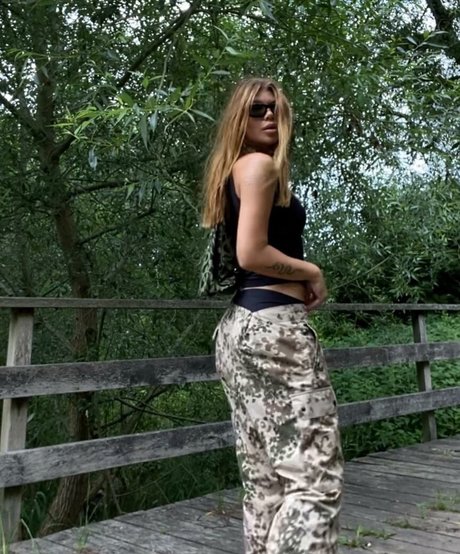 Linea Sindt top star galleries