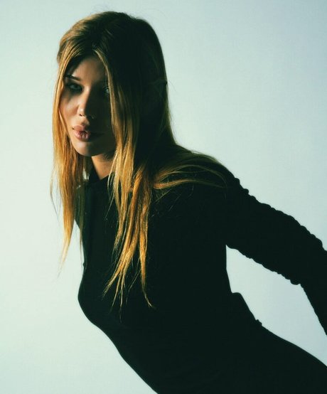 Linea Sindt sexy pornstar galleries