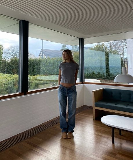 Linea Sindt model free images