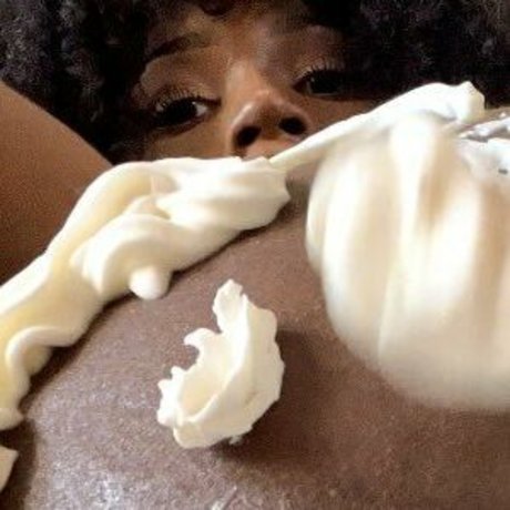 Mslyly222 free model photos