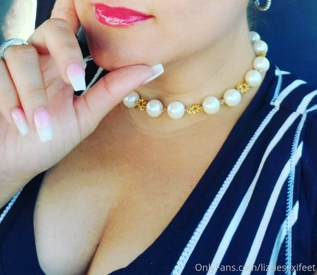 lizziesexifeet hot pornstar gallery