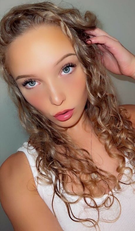 Evie Erikson model erotic images