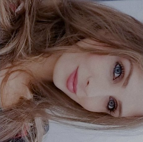 Gabi Mendes model top photos