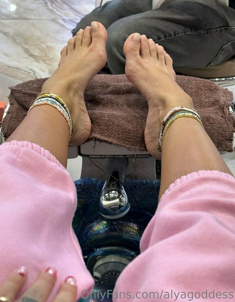 alyagoddess star hot pic