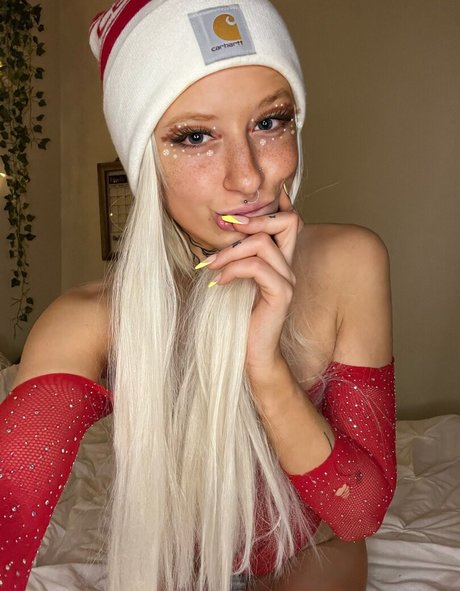 urinternetgirlfrienddd nude actress pictures