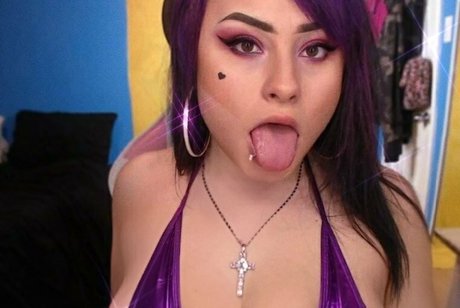 urpawgkylie star sexy picture