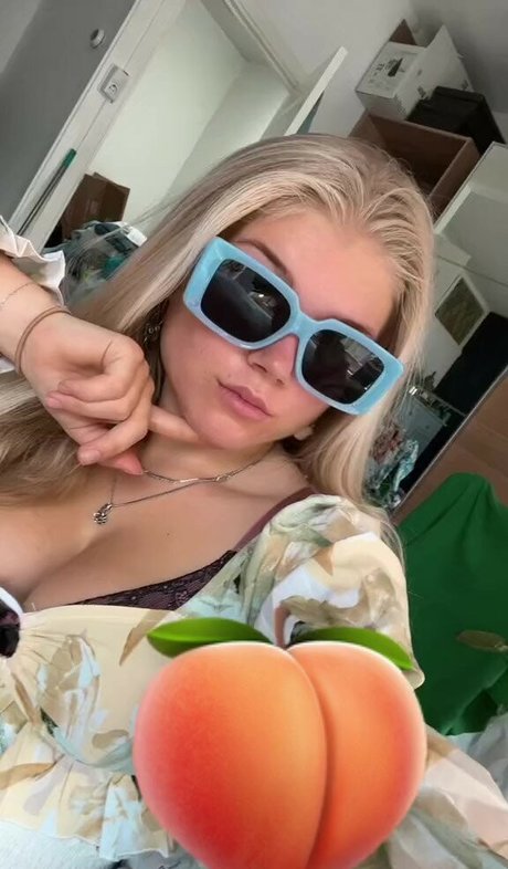 Kusrubxx nude model archive