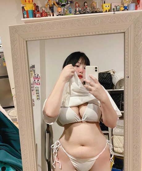 Yinnxmuayy pornstar pic