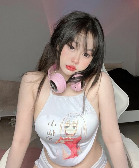 Moddum pretty actress pic