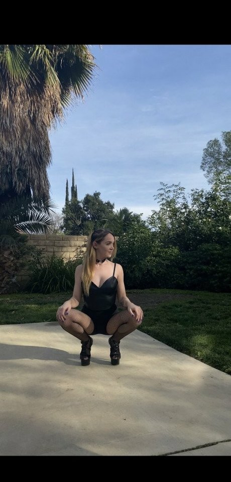 Nikole Nash model best photos