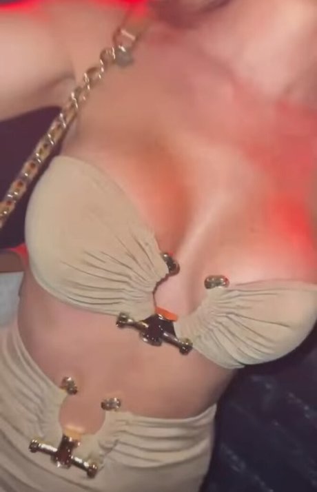 Andrea Gasca naked model photo