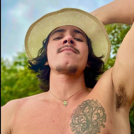 Brandon Toru o naked pornstar photos