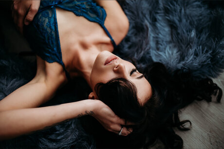 Courtney Willett model hot pic