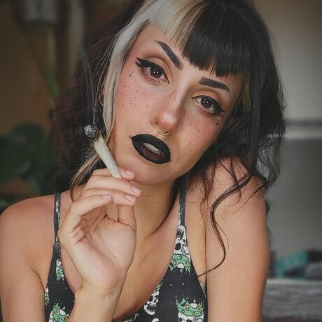 Freyja Moon beautiful star img