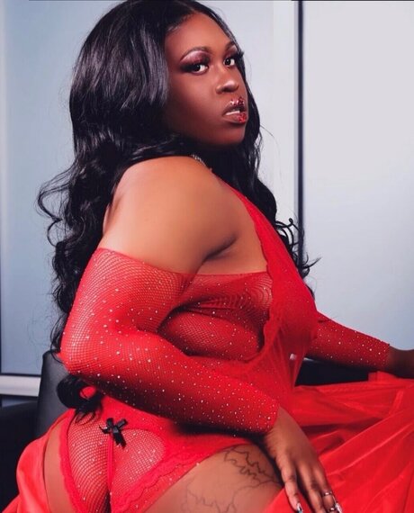 Maev xBeauty hd actress pics