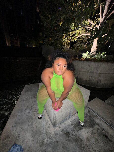 Dom_ pretty pornstar img