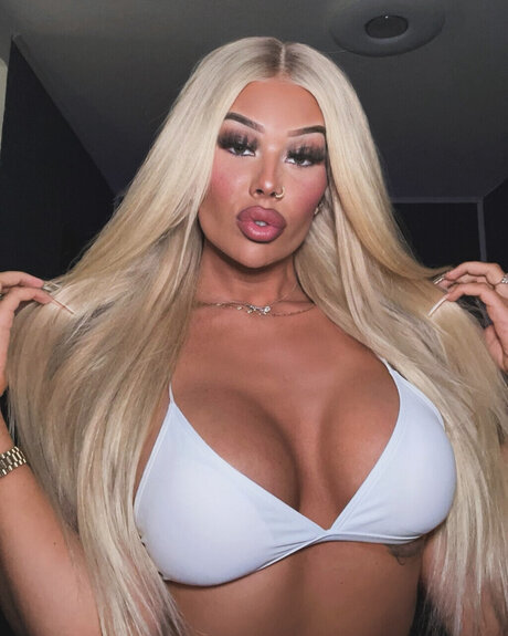 SHIRIN CHRISTIANS pornographic model photo