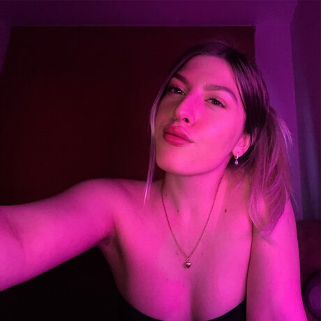 Ahrifox Vip xxx pornstar photo