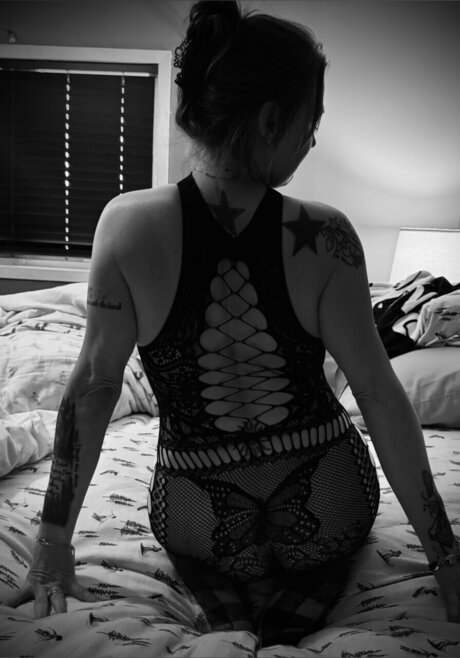 Gen Fox nudes actress image