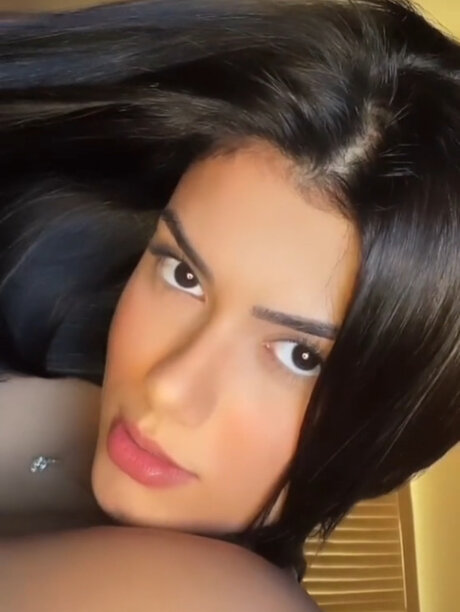 Victt ria Medeiros erotic model pictures