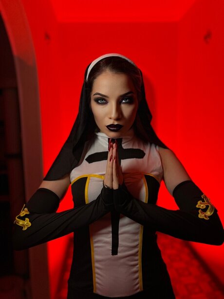 Amely Blackwater pornstar naked photos