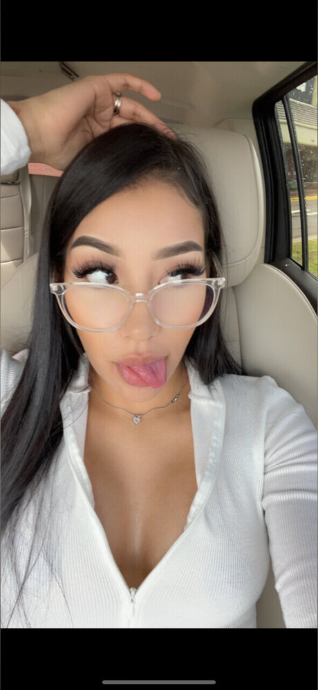 Noelialust nude pornstar gallery