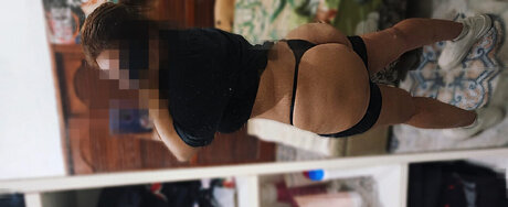 Submissive Seductress sexy actress image