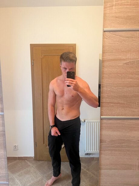 TuckerEll free pornstar gallery