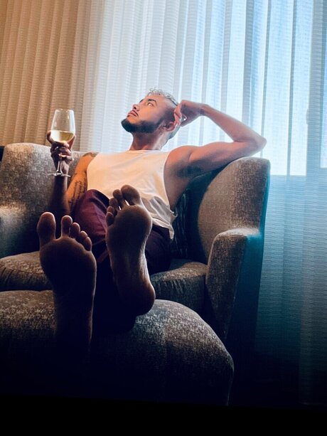 Feetwizard beautiful pornstar img