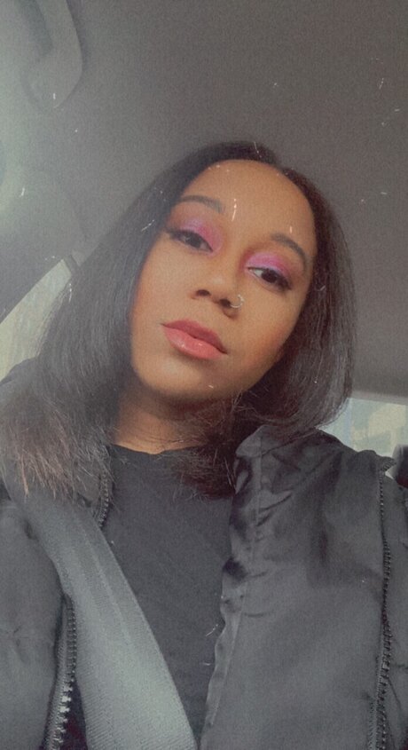 Queen Abby star hot pics