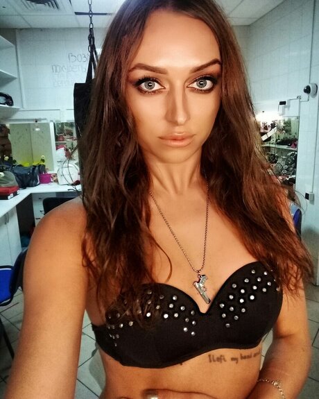 Deizy Hottie hot model images