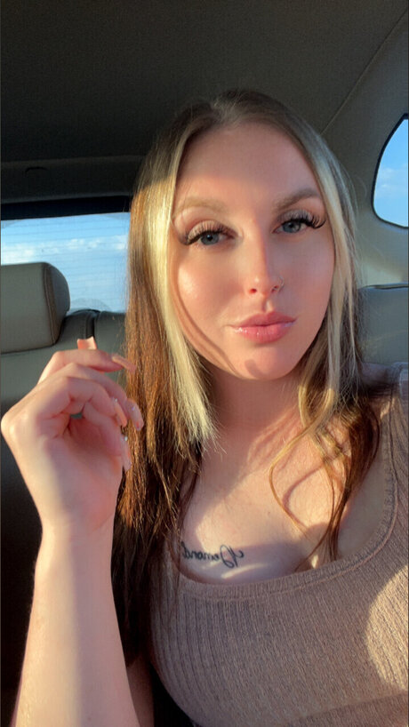 Badbitchbecky_ pretty actress picture