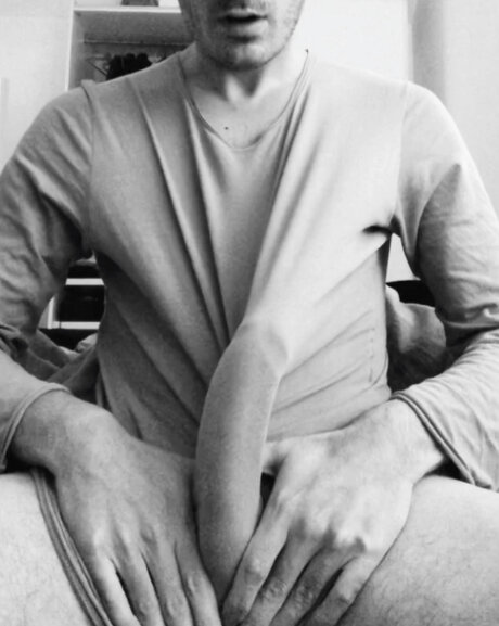 Hotguyturin model pretty pic