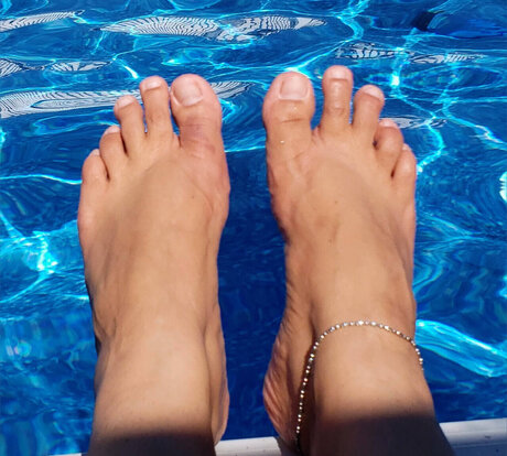 SweetWeed22 sexy actress galleries