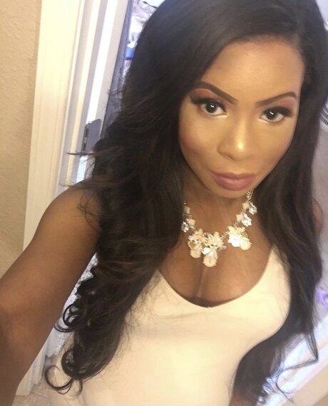 Doll Face model xxx pic