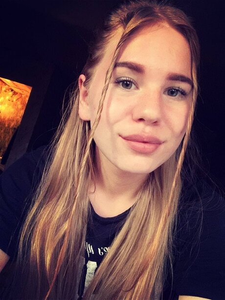 _Innocent BaBy Niky_ beautiful star pics