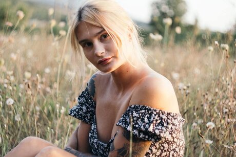 Jenny Luckie naked pornstar image