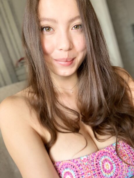 r o s yVIP model art img