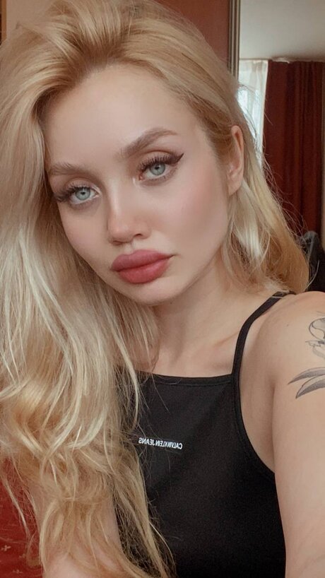 BlondeBaby nude star image