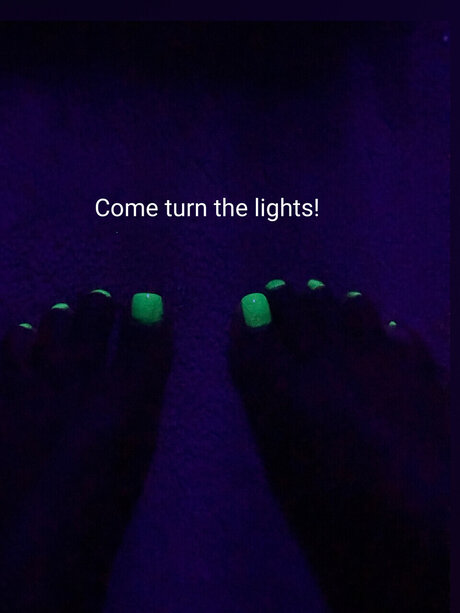 Nicky G model top image