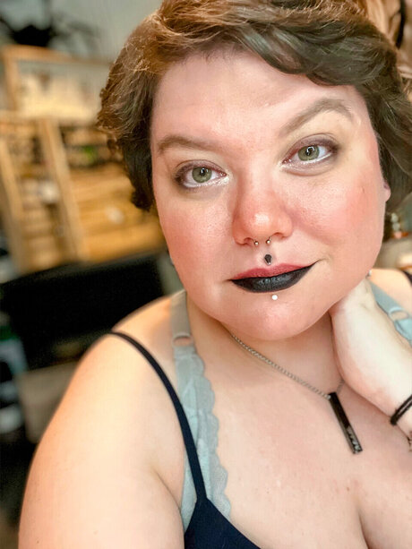 Scarlett Nova nice pornstar pictures